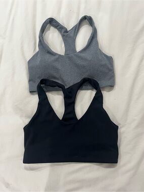 Old Navy Racerback Seamless Sports Bras in Gray and Black